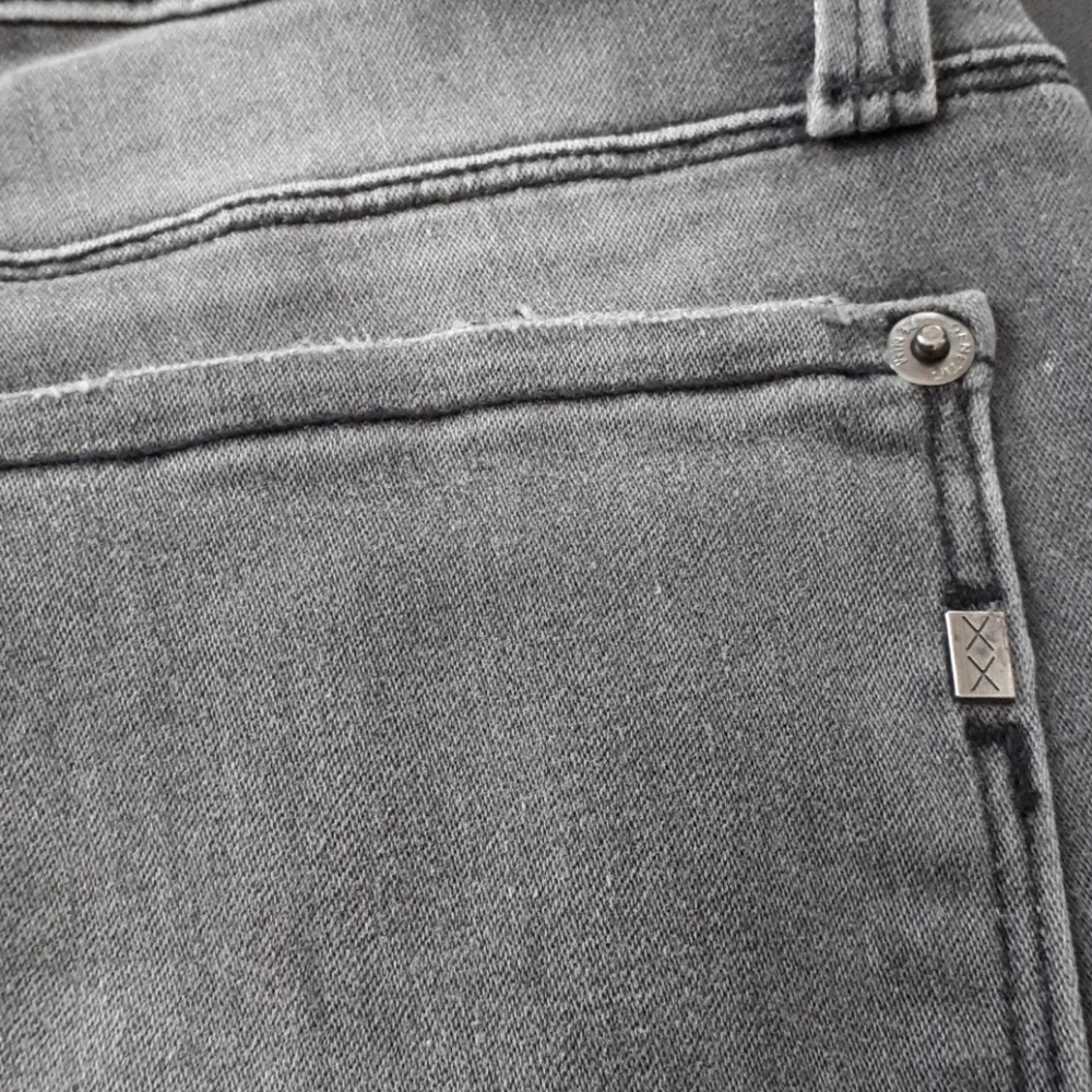 Genetic grey jeans - Picture 6 of 6